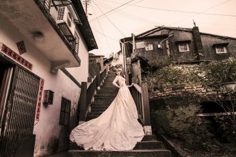 禮服出租 首選最愛 婚紗禮服，各式款式 晚宴禮服、新娘禮服、晚禮服 供挑選。#禮服出租 #婚紗禮服 #晚宴禮服 #新娘禮服 #晚禮服