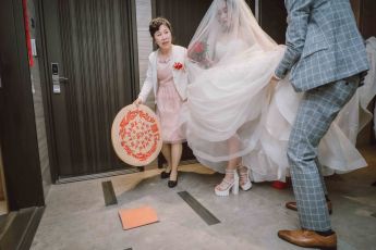 禮服出租 首選最愛 婚紗禮服，各式款式 晚宴禮服、新娘禮服、晚禮服 供挑選。#禮服出租 #婚紗禮服 #晚宴禮服 #新娘禮服 #晚禮服