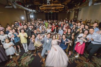 禮服出租 首選最愛 婚紗禮服，各式款式 晚宴禮服、新娘禮服、晚禮服 供挑選。#禮服出租 #婚紗禮服 #晚宴禮服 #新娘禮服 #晚禮服