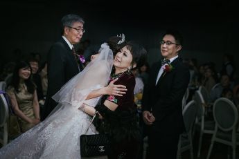 禮服出租 首選最愛 婚紗禮服，各式款式 晚宴禮服、新娘禮服、晚禮服 供挑選。#禮服出租 #婚紗禮服 #晚宴禮服 #新娘禮服 #晚禮服