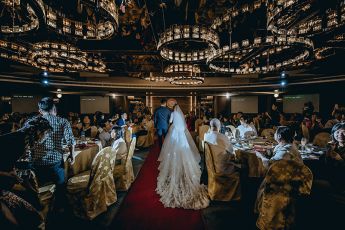 禮服出租 首選最愛 婚紗禮服，各式款式 晚宴禮服、新娘禮服、晚禮服 供挑選。#禮服出租 #婚紗禮服 #晚宴禮服 #新娘禮服 #晚禮服