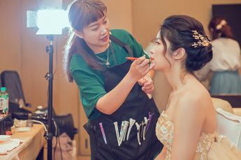 禮服出租 首選最愛 婚紗禮服，各式款式 晚宴禮服、新娘禮服、晚禮服 供挑選。#禮服出租 #婚紗禮服 #晚宴禮服 #新娘禮服 #晚禮服