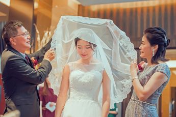 禮服出租 首選最愛 婚紗禮服，各式款式 晚宴禮服、新娘禮服、晚禮服 供挑選。#禮服出租 #婚紗禮服 #晚宴禮服 #新娘禮服 #晚禮服
