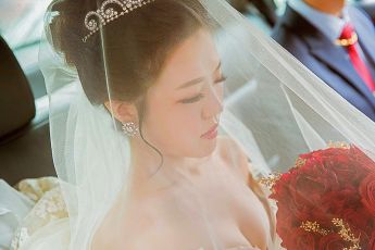 禮服出租 首選最愛 婚紗禮服，各式款式 晚宴禮服、新娘禮服、晚禮服 供挑選。#禮服出租 #婚紗禮服 #晚宴禮服 #新娘禮服 #晚禮服