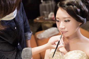 禮服出租 首選最愛 婚紗禮服，各式款式 晚宴禮服、新娘禮服、晚禮服 供挑選。#禮服出租 #婚紗禮服 #晚宴禮服 #新娘禮服 #晚禮服