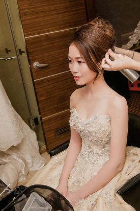 禮服出租 首選最愛 婚紗禮服，各式款式 晚宴禮服、新娘禮服、晚禮服 供挑選。#禮服出租 #婚紗禮服 #晚宴禮服 #新娘禮服 #晚禮服