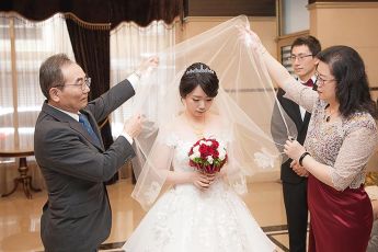 禮服出租 首選最愛 婚紗禮服，各式款式 晚宴禮服、新娘禮服、晚禮服 供挑選。#禮服出租 #婚紗禮服 #晚宴禮服 #新娘禮服 #晚禮服