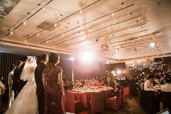 禮服出租 首選最愛 婚紗禮服，各式款式 晚宴禮服、新娘禮服、晚禮服 供挑選。#禮服出租 #婚紗禮服 #晚宴禮服 #新娘禮服 #晚禮服